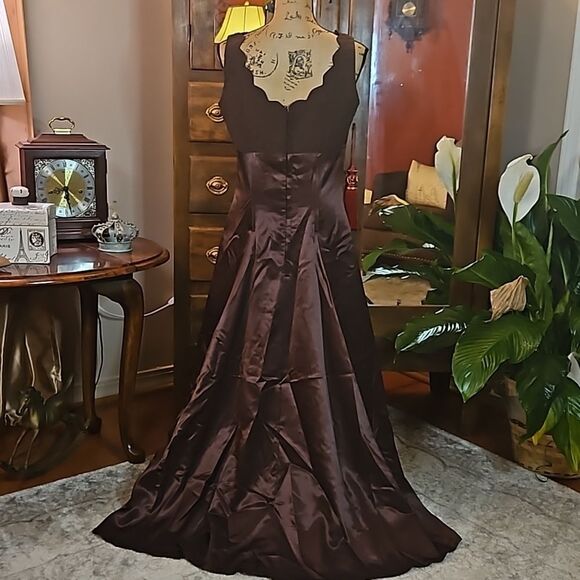 Brown Maxi Gown size 8 - Picture 5 of 11